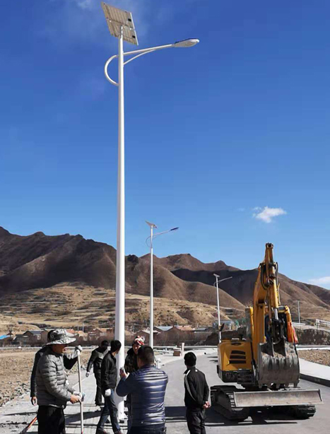 甘南碌曲10米革吉太阳能路灯项目