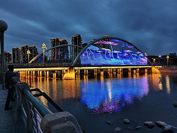 1742970194152440.jpg 革吉河道亮化.jpg