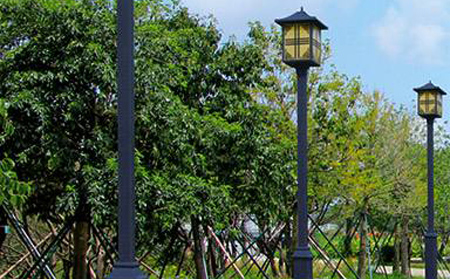 太阳能革吉庭院灯价格为何差三倍？关键看这几点